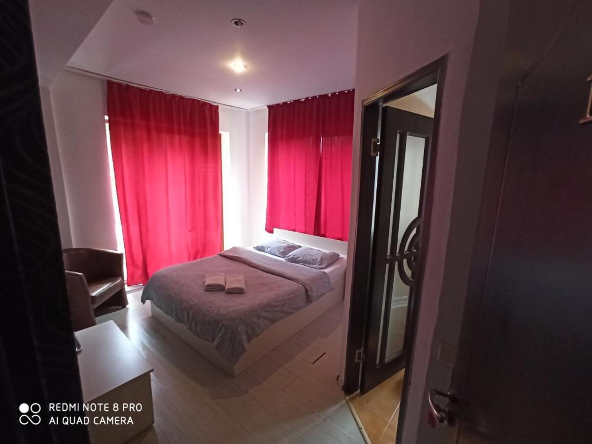 Quik Hotel Brașov Exterior foto